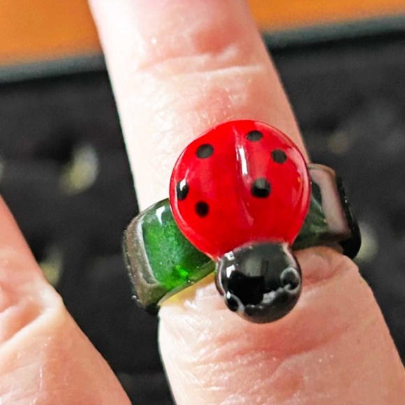 HANDBLOWN GLASS RING, LADIES SIZE 7, RED LADYBUG, BLACK AND WHITE HEAD, BLACK - Picture 3 of 4